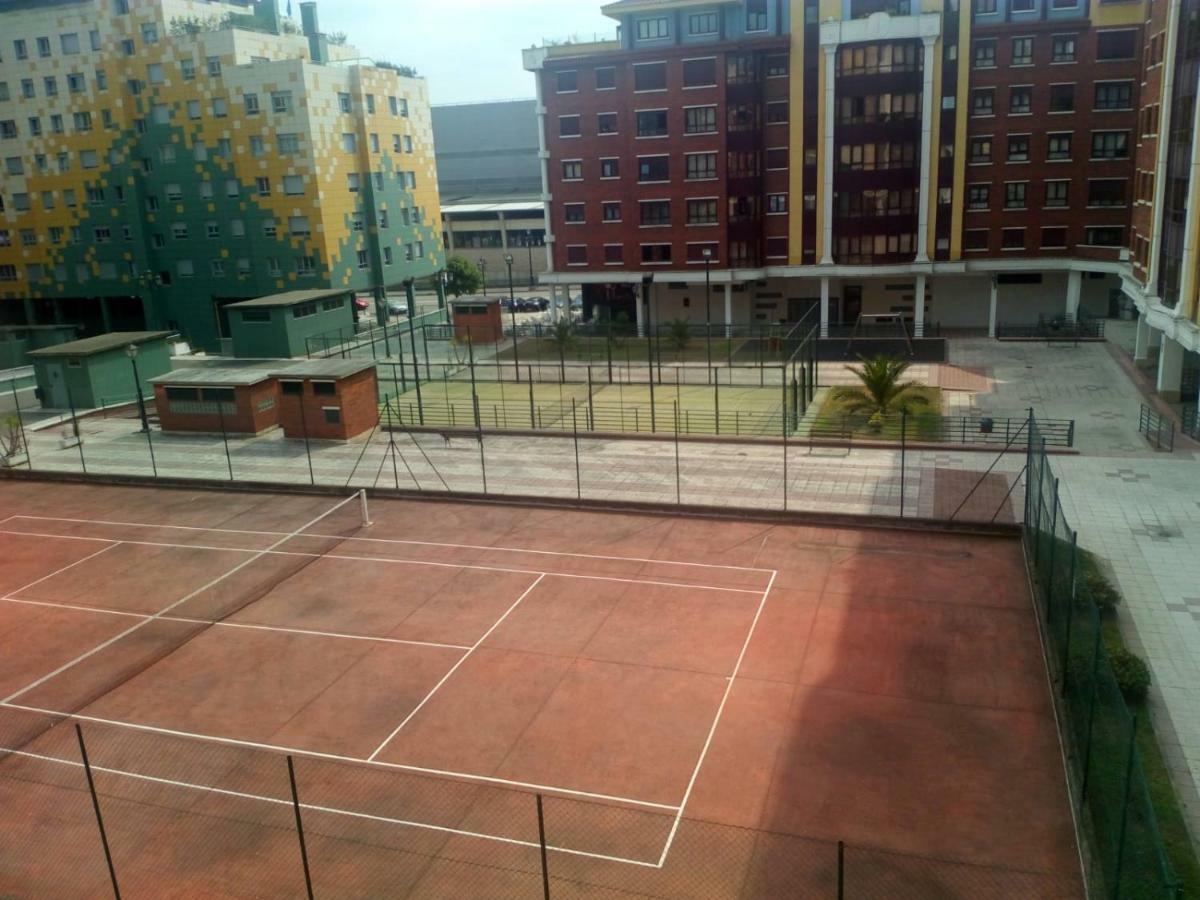 Los Prados - Huca Oviedo - Parking Gratuito Kültér fotó